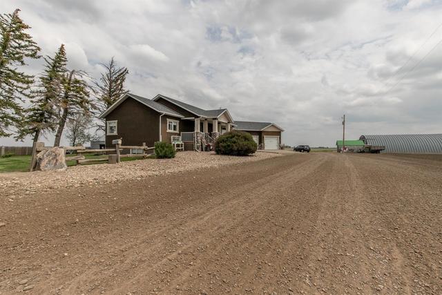 100049 Range Rd 184, House detached with 4 bedrooms, 3 bathrooms and null parking in Taber MD AB | Image 2