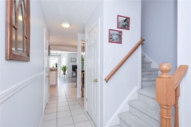 81 Terraview Cres, House attached with 3 bedrooms, 3 bathrooms and 2 parking in Guelph ON | Image 3