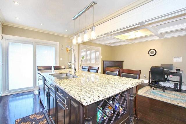 6 Stirrup Crt, House detached with 4 bedrooms, 4 bathrooms and 6 parking in Brampton ON | Image 7