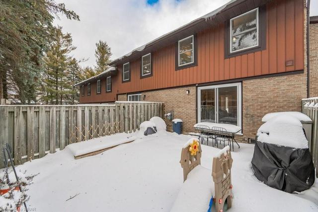 52 - 539 Willow Road, House attached with 3 bedrooms, 1 bathrooms and 1 parking in Guelph ON | Image 21