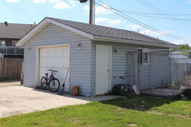 604 2nd Street Nw, House detached with 4 bedrooms, 2 bathrooms and 4 parking in Manning AB | Image 10