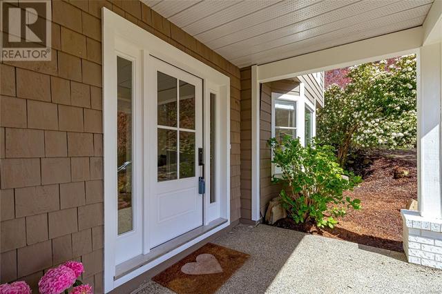 Covered front porch | Image 3