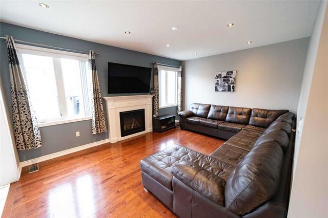 12 Fossil St, House detached with 4 bedrooms, 4 bathrooms and 4 parking in Brampton ON | Image 31