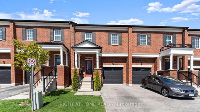739 Banks Cres, House attached with 3 bedrooms, 4 bathrooms and 2 parking in Milton ON | Image 1