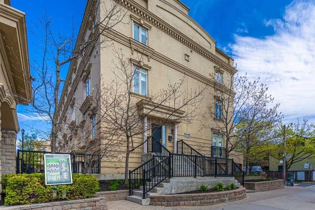 th 28 - 80 Carr St, Townhouse with 1 bedrooms, 1 bathrooms and 1 parking in Toronto ON | Image 1