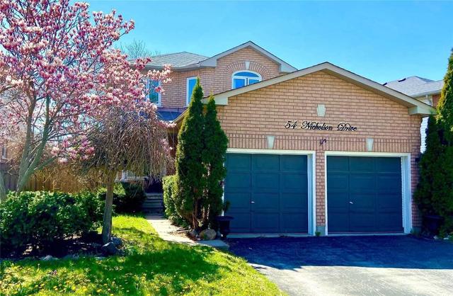 54 Nicholson Dr, House detached with 3 bedrooms, 3 bathrooms and 6 parking in Barrie ON | Image 1