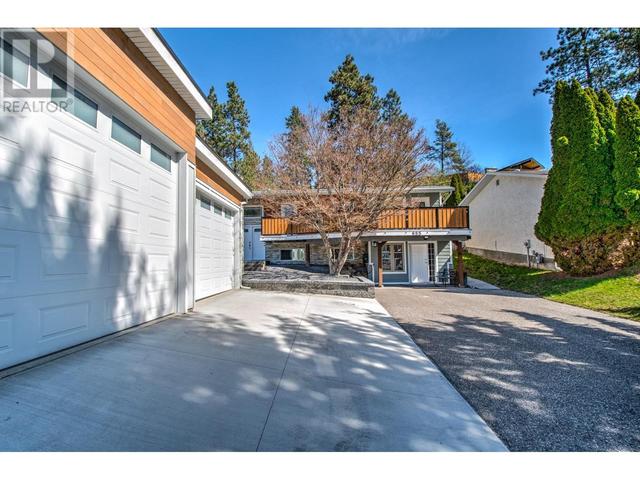 655 Clifton Road S, House detached with 5 bedrooms, 3 bathrooms and 2 parking in Kelowna BC | Image 5