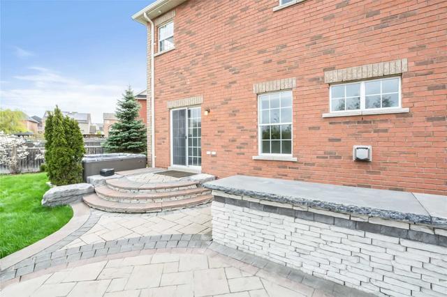 16 Whitmore Crt, House detached with 4 bedrooms, 3 bathrooms and 6 parking in Whitby ON | Image 24