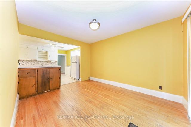 91 Park St, House detached with 2 bedrooms, 2 bathrooms and 2 parking in Toronto ON | Image 6