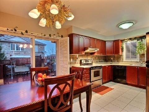 27 Trudelle Cres, House detached with 4 bedrooms, 4 bathrooms and 4 parking in Brampton ON | Image 8