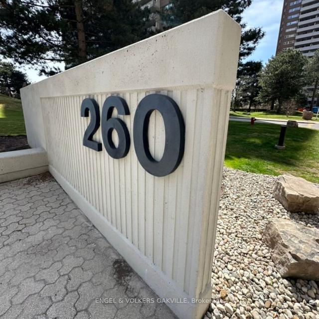1612 - 260 Scarlett Rd, Condo with 2 bedrooms, 2 bathrooms and 1 parking in Toronto ON | Image 1