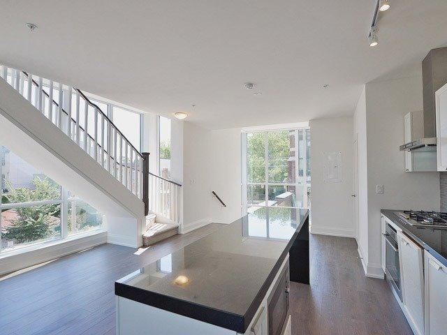 th 1 - 2000 Queen St E, Townhouse with 3 bedrooms, 4 bathrooms and 1 parking in Toronto ON | Image 7
