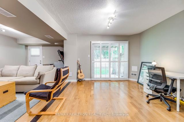35 - 193 La Rose Ave, Townhouse with 2 bedrooms, 4 bathrooms and 2 parking in Toronto ON | Image 11
