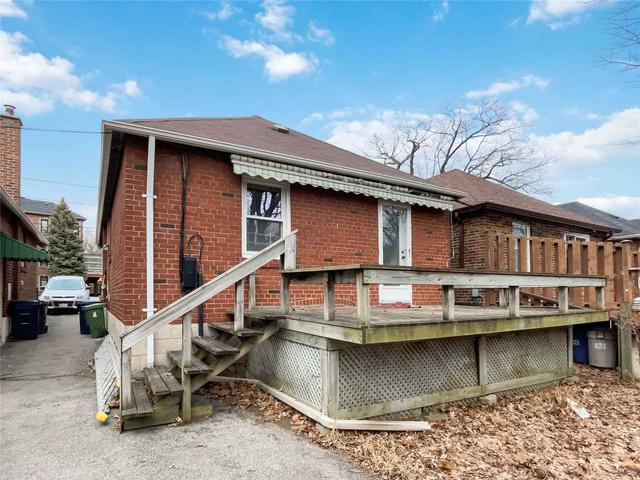 831 Kingston Rd, House detached with 2 bedrooms, 2 bathrooms and 2 parking in Toronto ON | Image 2