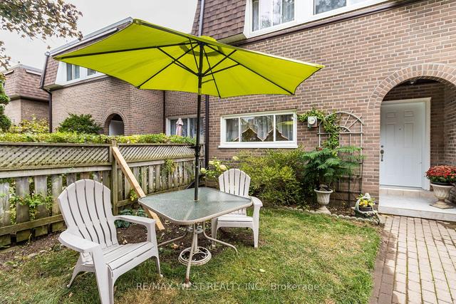 861 - 30 Tandridge Cres N, Townhouse with 3 bedrooms, 1 bathrooms and 1 parking in Toronto ON | Image 12