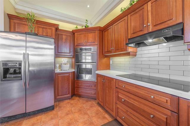 504 Lumberton Cres, House attached with 3 bedrooms, 5 bathrooms and 4 parking in Mississauga ON | Image 7