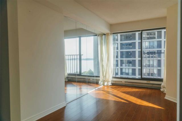 1105 - 65 Harbour Sq, Condo with 1 bedrooms, 1 bathrooms and 1 parking in Toronto ON | Image 9