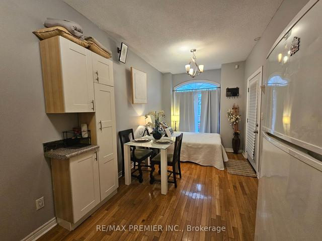 175 Rankin Cres, House semidetached with 4 bedrooms, 5 bathrooms and 1 parking in Toronto ON | Image 14