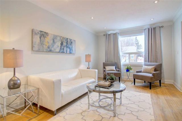 1409 Woodbine Ave W, House detached with 2 bedrooms, 2 bathrooms and 2 parking in Toronto ON | Image 4