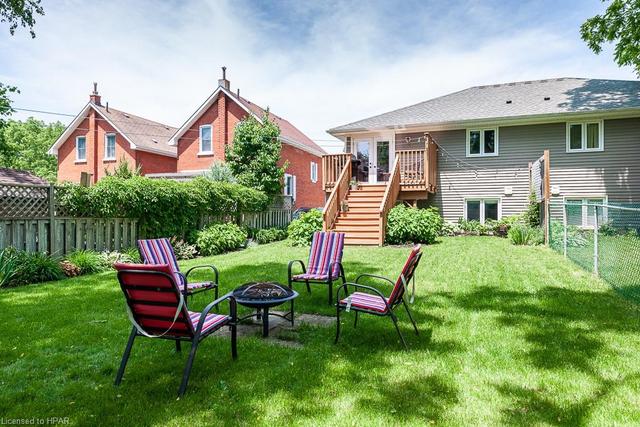 71 Railway Avenue, House semidetached with 3 bedrooms, 1 bathrooms and 3 parking in Stratford ON | Image 38
