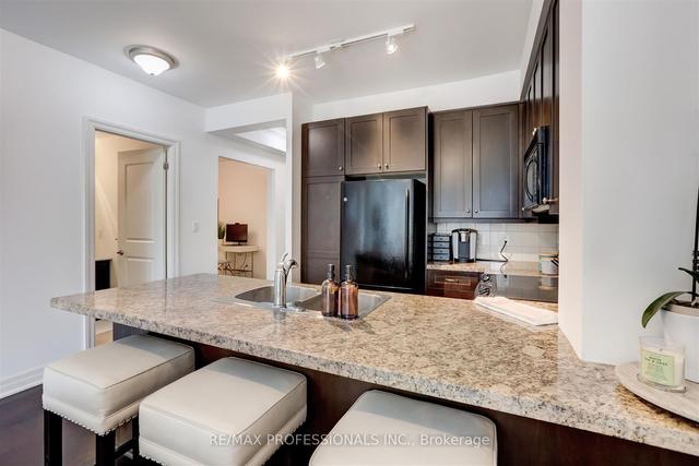 311 - 2855 Bloor St W, Condo with 1 bedrooms, 2 bathrooms and 1 parking in Toronto ON | Image 6
