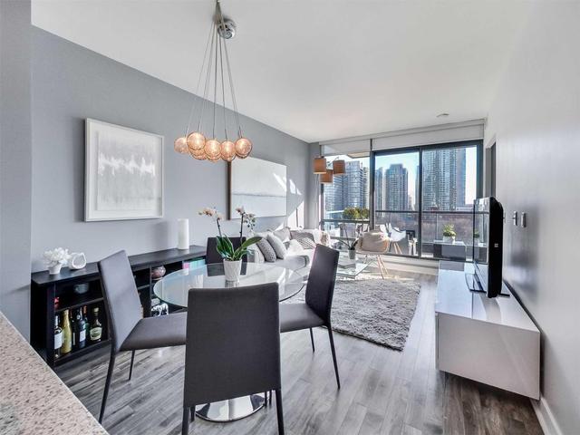 1012 - 438 King St W, Condo with 1 bedrooms, 2 bathrooms and 1 parking in Toronto ON | Image 5
