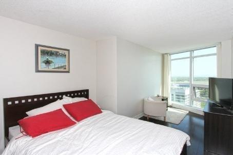 1306 - 600 Fleet St, Condo with 2 bedrooms, 2 bathrooms and null parking in Toronto ON | Image 4