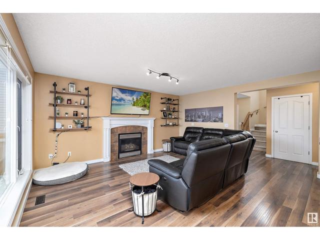 3716 161 Av Nw, House detached with 3 bedrooms, 2 bathrooms and null parking in Edmonton AB | Image 9