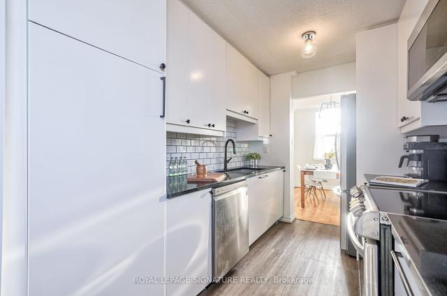 1603 - 205 Hilda Ave, Condo with 3 bedrooms, 2 bathrooms and 1 parking in Toronto ON | Image 7