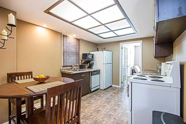 104 Park Rd S, House detached with 2 bedrooms, 1 bathrooms and 2 parking in Oshawa ON | Image 8