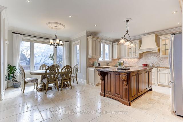 319 Princess Ave, House detached with 5 bedrooms, 7 bathrooms and 6 parking in Toronto ON | Image 8
