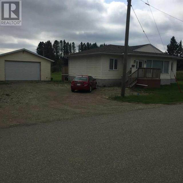 1953 8 Avenue, House detached with 3 bedrooms, 2 bathrooms and 6 parking in Red Deer County AB | Image 11