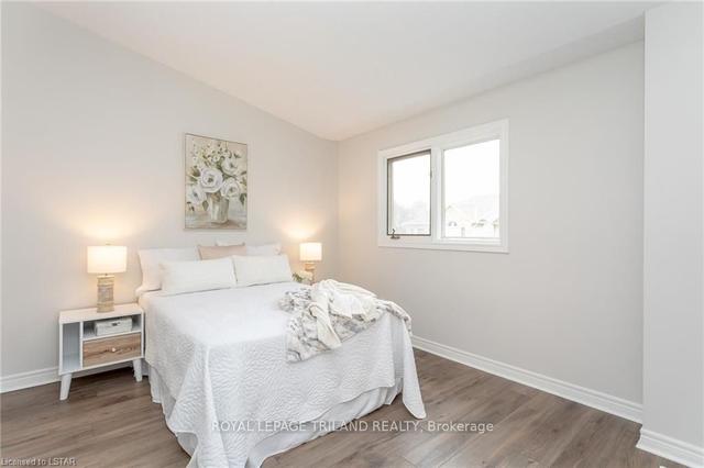 10 - 10 Rossmore Crt, Townhouse with 2 bedrooms, 4 bathrooms and 2 parking in London ON | Image 17