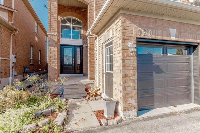 920 Ledbury Crescent, House semidetached with 3 bedrooms, 3 bathrooms and 3 parking in Mississauga ON | Image 23