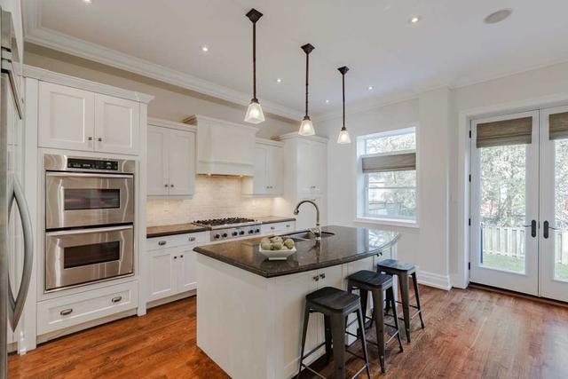 12 Reid Manr, House detached with 4 bedrooms, 4 bathrooms and 3 parking in Toronto ON | Image 31