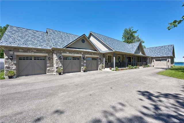 147 Lakeshore Blvd, House detached with 3 bedrooms, 2 bathrooms and 20 parking in Innisfil ON | Image 1