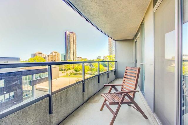 601 - 35 Hollywood Ave, Condo with 1 bedrooms, 1 bathrooms and 1 parking in Toronto ON | Image 3