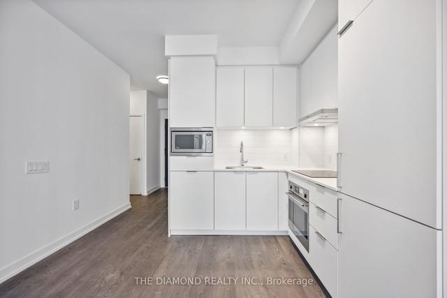 s702 - 8 Olympic Gardens Dr, Condo with 1 bedrooms, 2 bathrooms and 0 parking in Toronto ON | Image 6