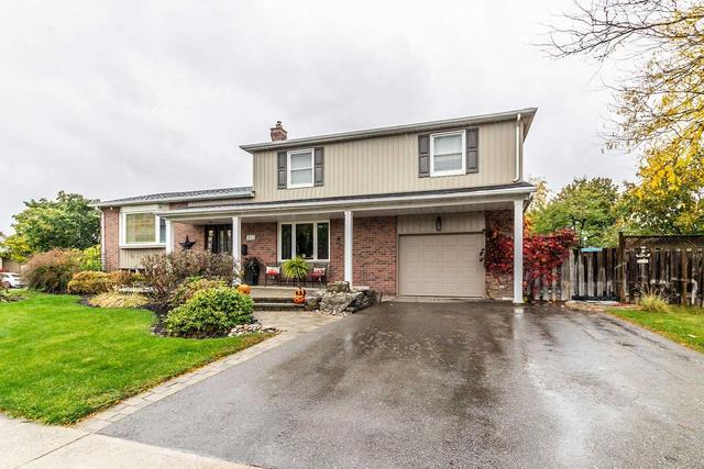 211 Lyndsay Crt, House detached with 3 bedrooms, 3 bathrooms and 3 parking in Milton ON | Image 12