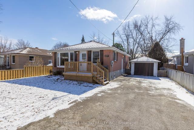 227 Lee St, House detached with 3 bedrooms, 2 bathrooms and 4 parking in Peterborough ON | Image 12