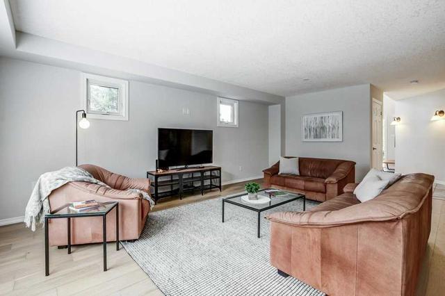 2 Walker Way, House attached with 3 bedrooms, 3 bathrooms and 4 parking in Guelph ON | Image 28