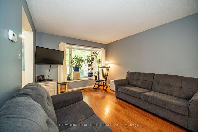 128 Garden Dr, House detached with 3 bedrooms, 2 bathrooms and 3 parking in Barrie ON | Image 4