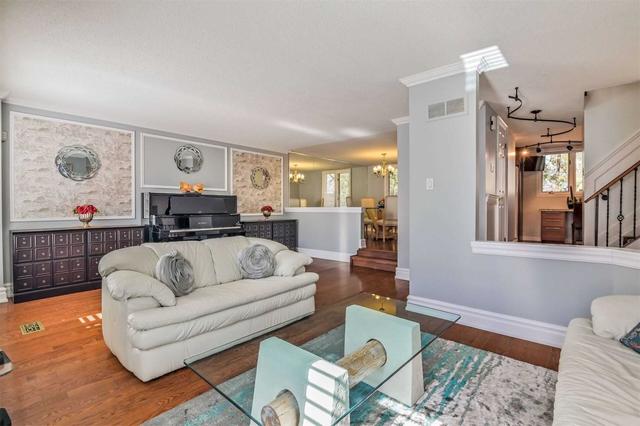 42 Protea Gdns, House attached with 3 bedrooms, 3 bathrooms and 2 parking in Toronto ON | Image 36