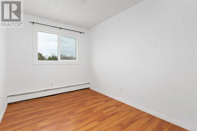 306, - 114 Mount Pleasant Drive, Condo with 2 bedrooms, 1 bathrooms and 1 parking in Camrose AB | Image 11