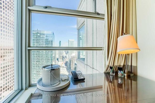 4202 - 1 King Street St W, Condo with 0 bedrooms, 1 bathrooms and 0 parking in Toronto ON | Image 7