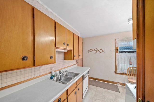 8 South St, House detached with 2 bedrooms, 2 bathrooms and 7 parking in Orillia ON | Image 13