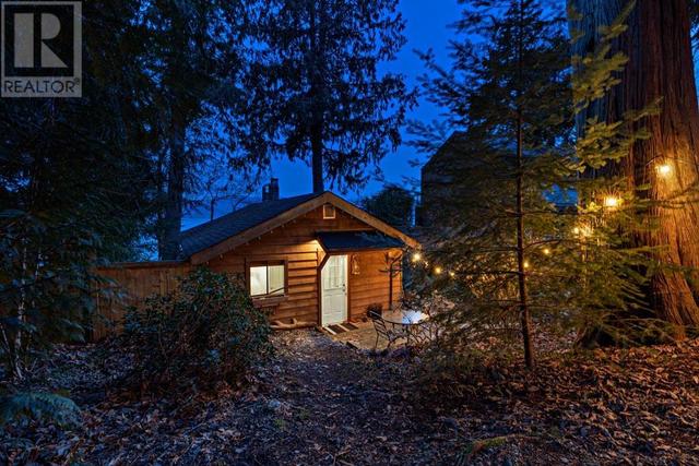 47 Brunswick Beach Road, House detached with 2 bedrooms, 2 bathrooms and 4 parking in Lions Bay BC | Image 29