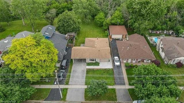 u - 35 Carriage Rd, House detached with 3 bedrooms, 1 bathrooms and 2 parking in St. Catharines ON | Image 1