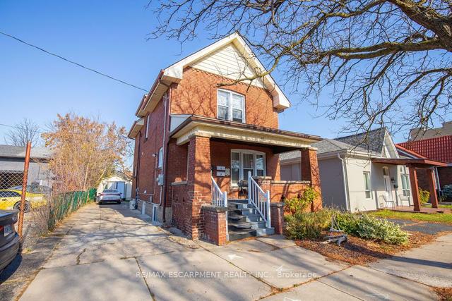 212 Sheridan St, House detached with 4 bedrooms, 3 bathrooms and 6 parking in Brantford ON | Image 1