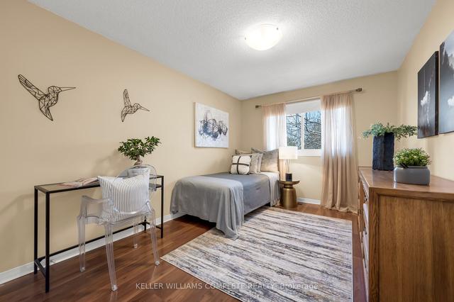 53 - 1 Royalwood Crt, Townhouse with 3 bedrooms, 2 bathrooms and 2 parking in Hamilton ON | Image 4